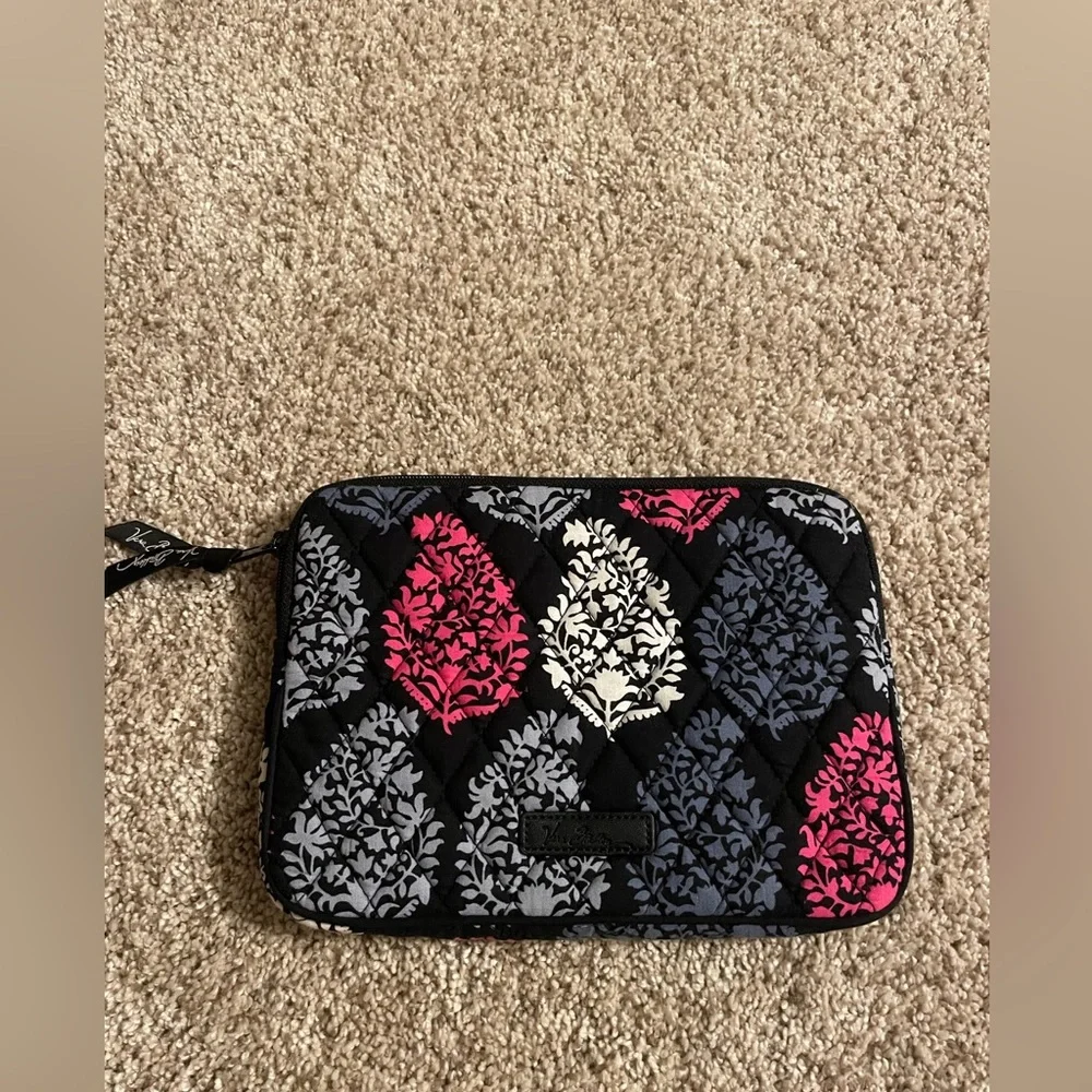 Vera Bradley northern light tablet case cover organizer pink grey black leaf zip